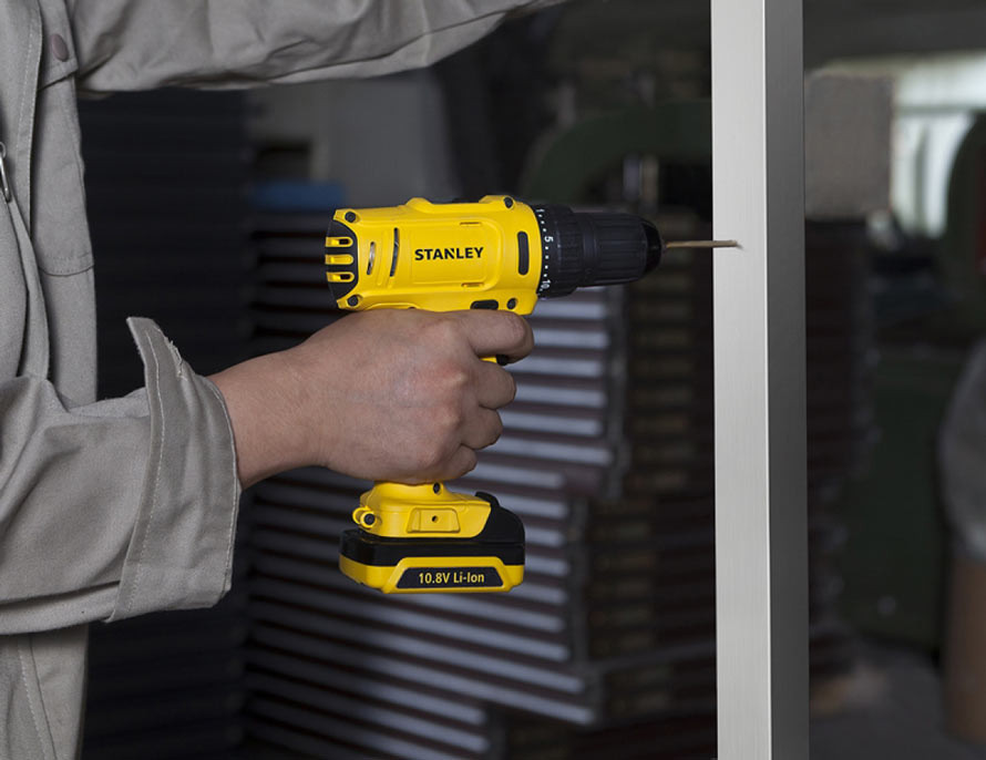 may-khoan-pin-stanley-3