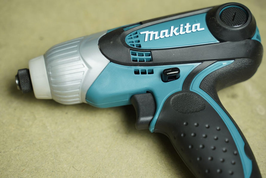 may-ban-vit-cam-tay-1