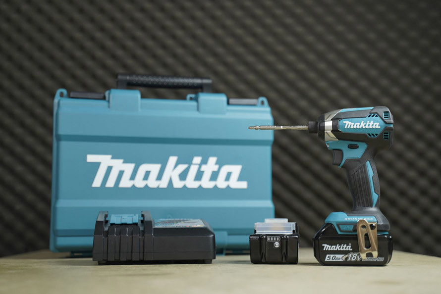 may-ban-vit-makita-18v-3