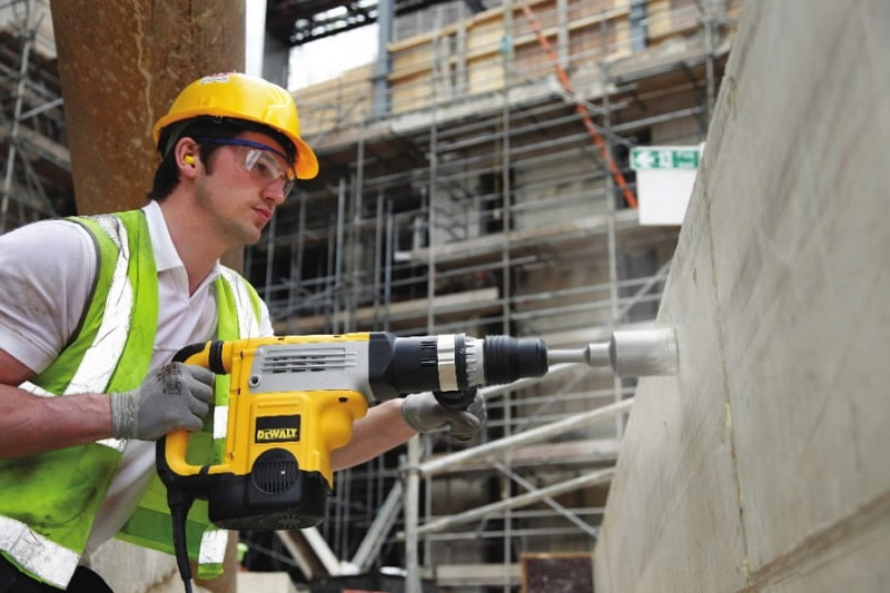 Máy đục bê tông Dewalt được bảo hành chính hãng lên tới 3 năm