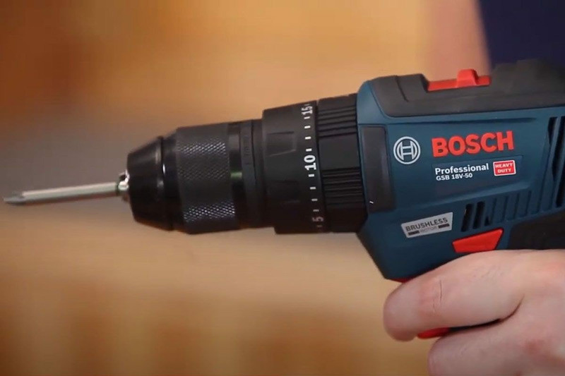 may-khoan-cam-tay-bosch-2