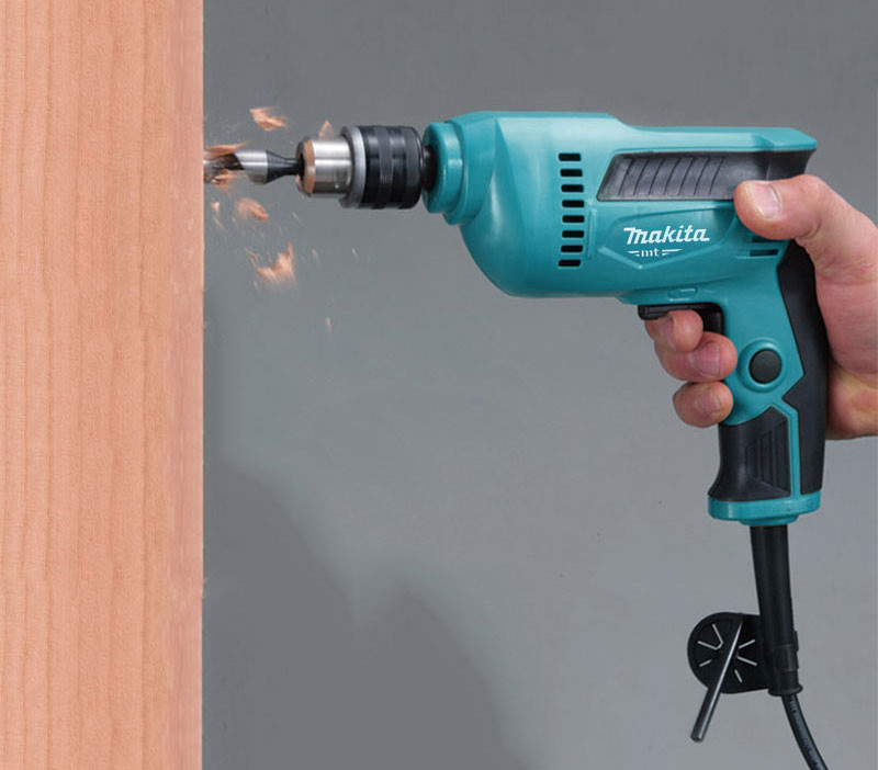 may-khoan-dien-cam-tay-makita-1