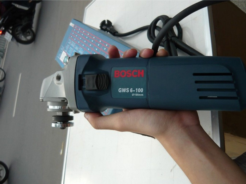 Máy mài Bosch GWS 6-100 có thiết kế nhỏ gọn