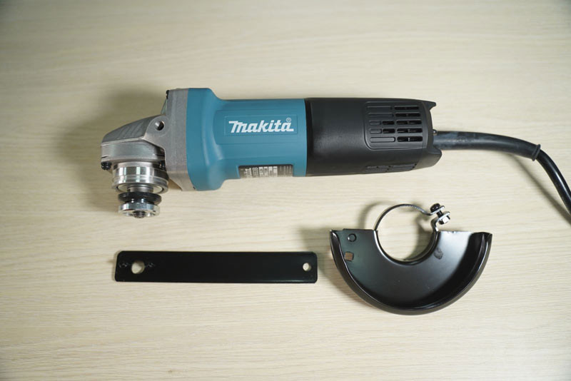Máy mài Makita 9553B có nhiều ưu điểm vượt trội