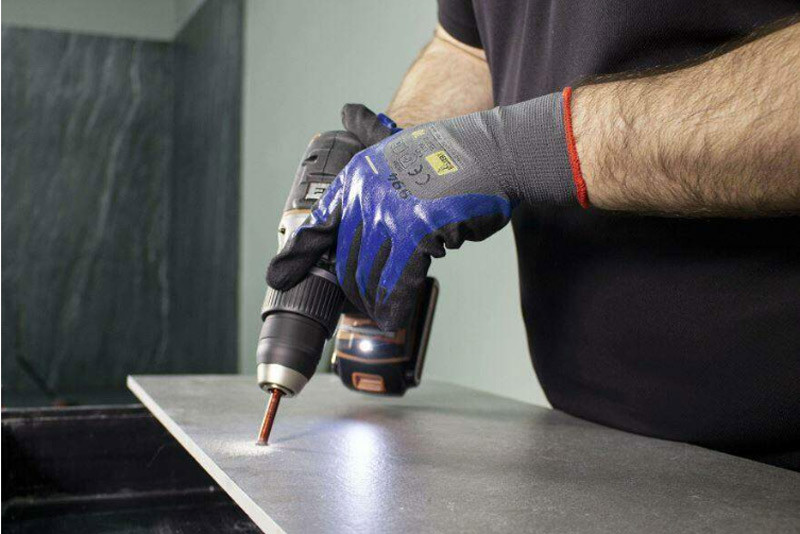 Cách khoan gạch ốp tường đơn giản nhưng cần chú ý về nguồn điện