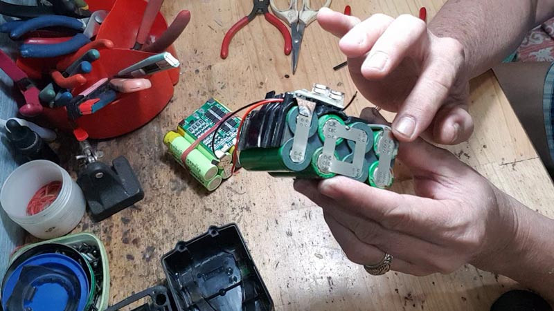 Một số thông tin cần quan tâm khi chọn đóng pin máy khoan