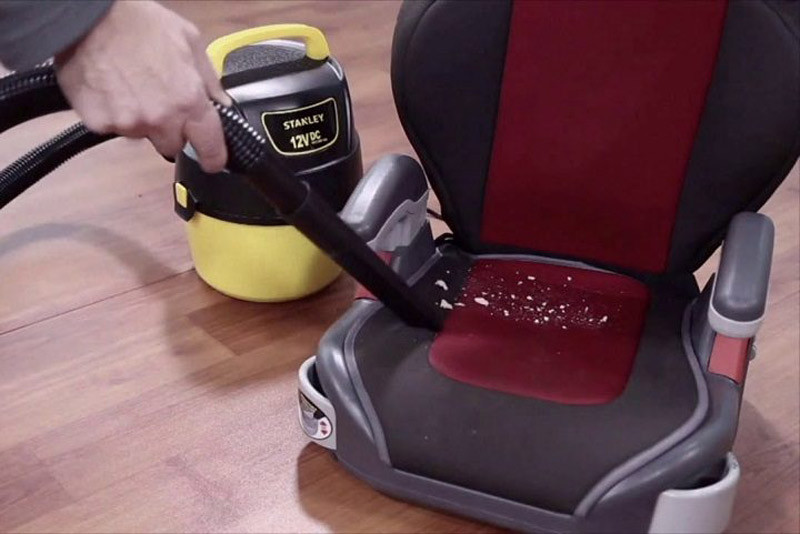 Máy hút bụi Ướt/Khô Stanley SL18125DC 12V DC có thể làm sạch ghế ô tô nhanh chóng