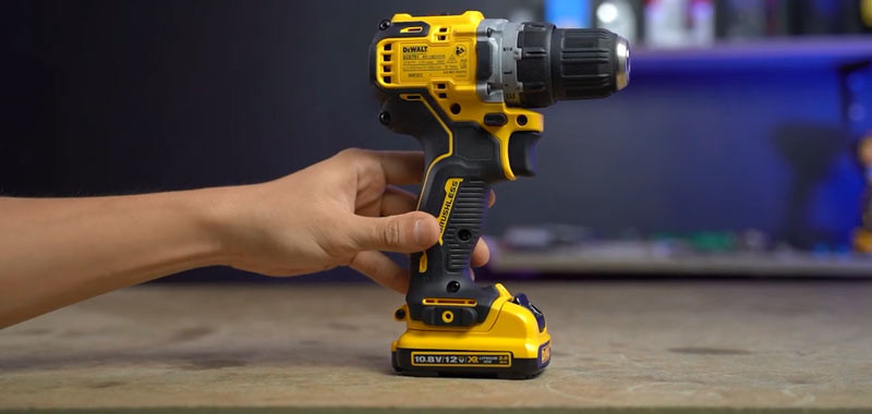 may-khoan-pin-khong-choi-than-3