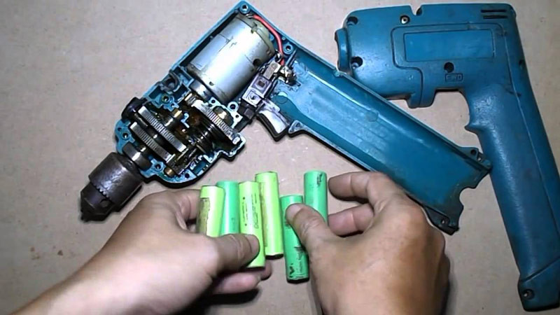 Chọn pin trước khi thay pin cho máy khoan cầm tay