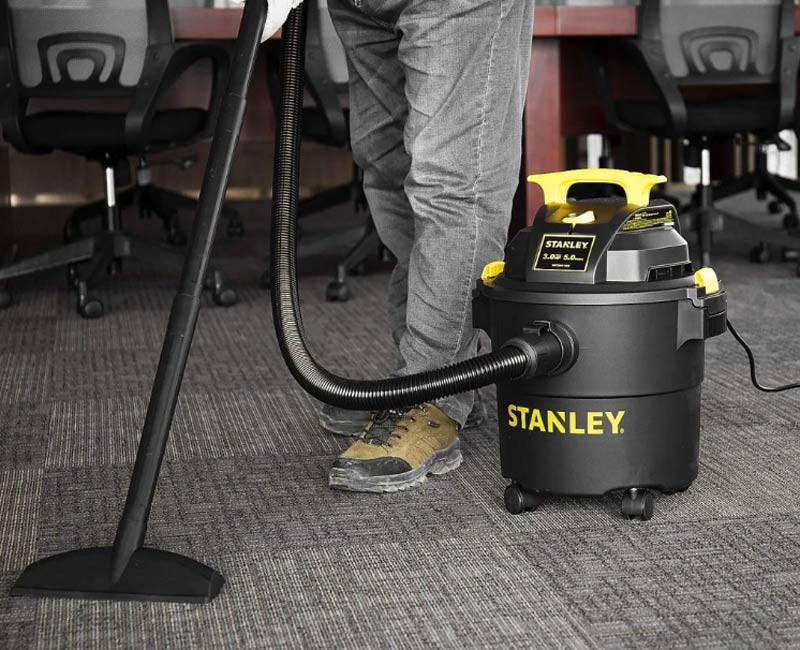 co-nen-mua-may-hut-bui-cong-nghiep-4