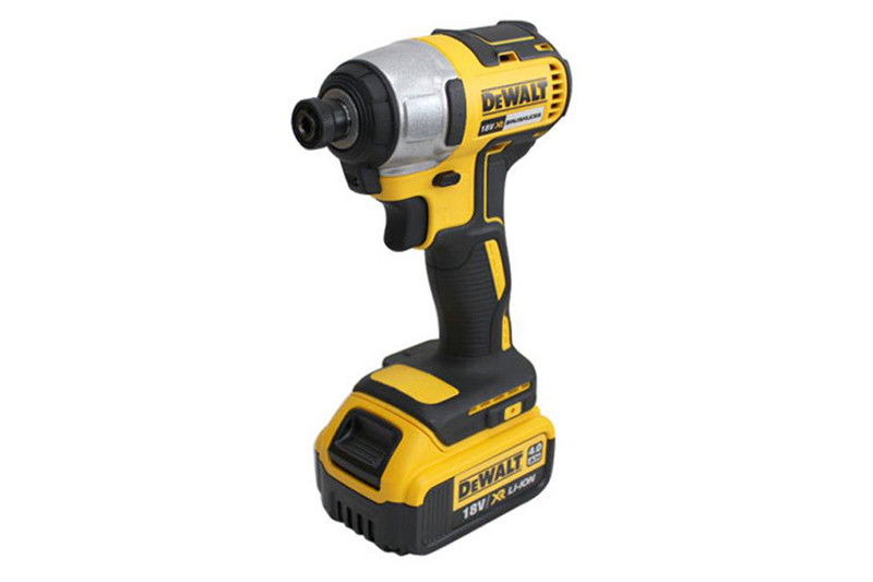 may-van-vit-dewalt-1