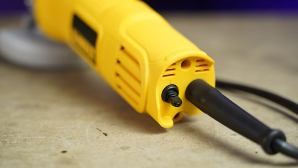 REVIEW MÁY MÀI GÓC DEWALT DWE8200T-B1