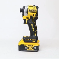 may-van-vit-cam-tay-dewalt-dcf850p2-20v