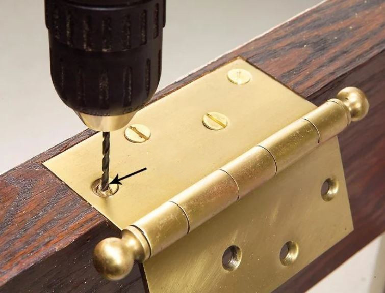 Cách ốc vít gãy bằng mũi khoan 