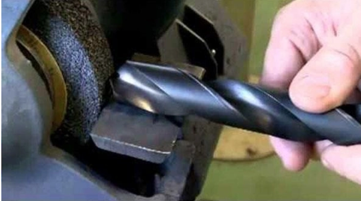 Cách mài mũi khoan thủ công