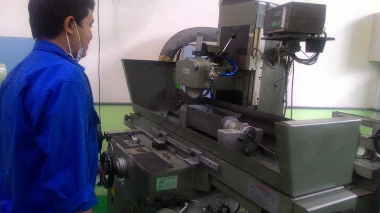 Cần tập trung trong quá trình sử dụng máy mài phẳng