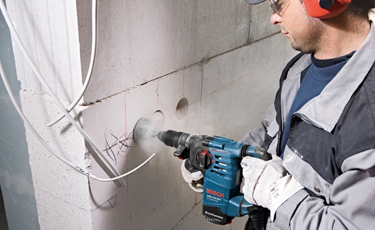 Máy khoan búa Bosch chất lượng an toàn, giá phải chăng.