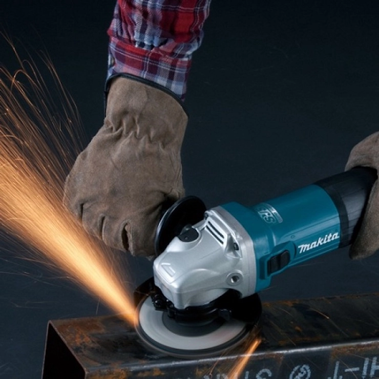 Máy mài Makita có thể đánh bóng về mặt kim loại