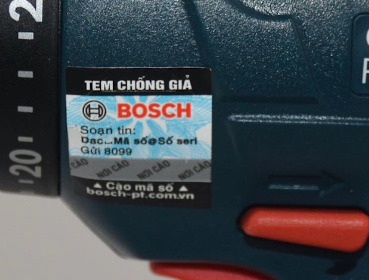 Khi mua máy khoan bê tông của Bosch người dùng nên quan tâm đến tem của sản phẩm