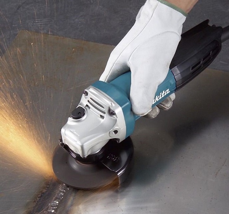 Nên chọn máy mài cầm tay dùng pin hay dùng điện?