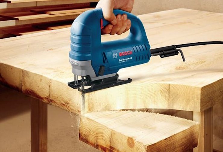 Máy cưa lọng cầm tay Bosch GST 700