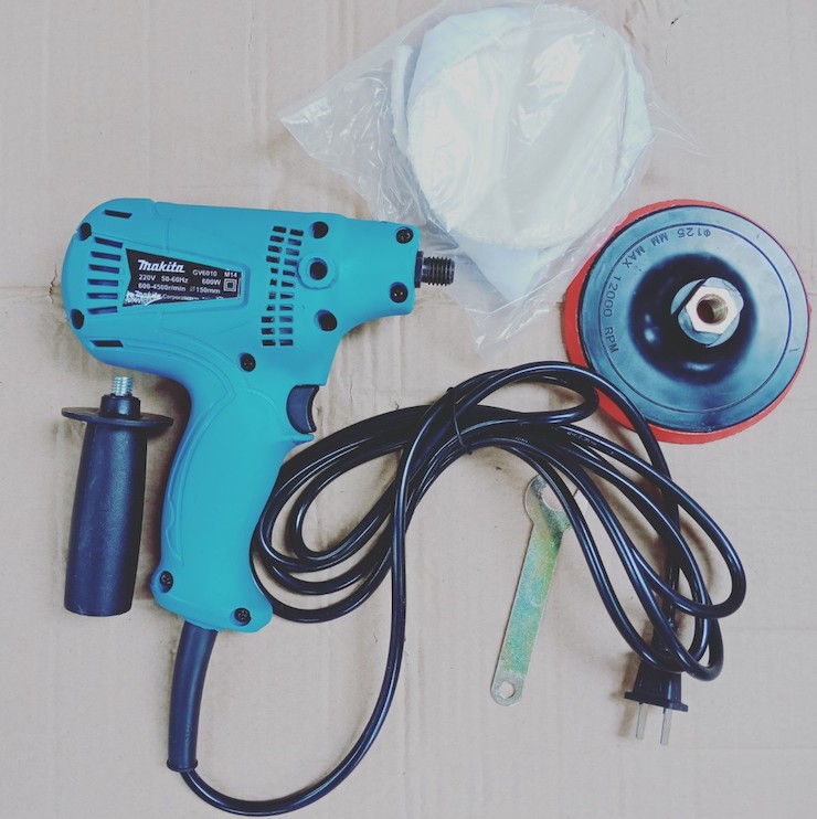 Sản phẩm được tin dùng - máy đánh bóng cầm tay Makita.