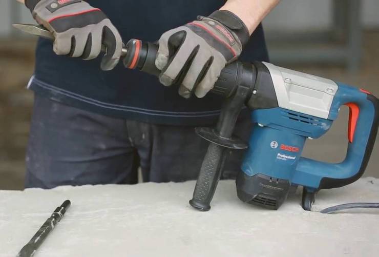 Máy đục bê tông Bosch GSH 500 được tích hợp các công nghệ tiên tiến
