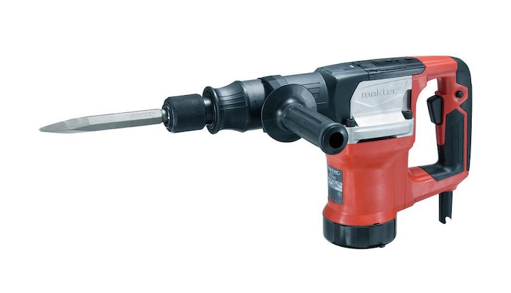 Máy đục bê tông Maktec hoạt động với công suất mạnh mẽ