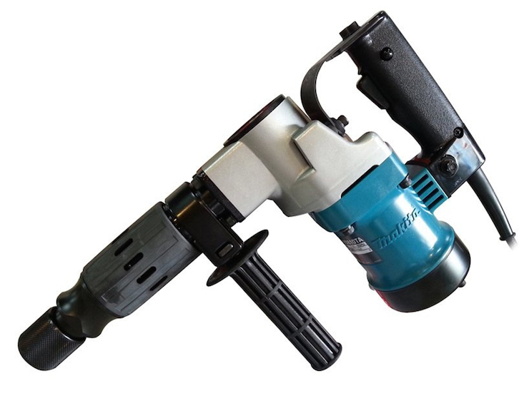 Makita hm0810ta được trang bị hệ thống cách điện 2 lớp nên đảm bảo được sự an toàn