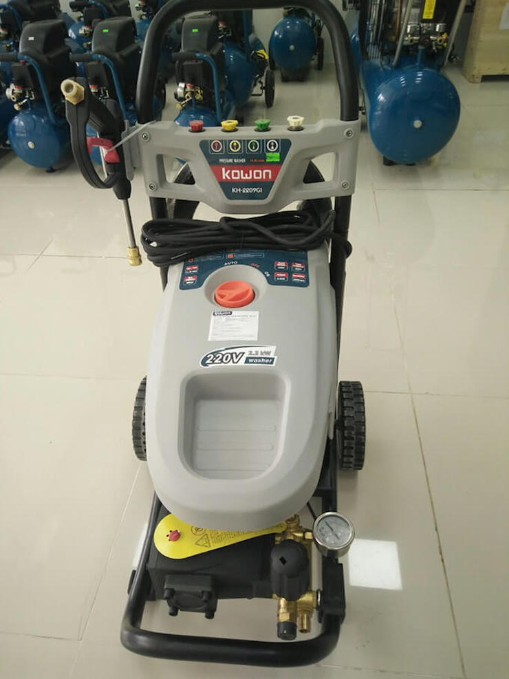 Hình ảnh máy phun rửa công nghiệp Kowon KH 2209GI với công suất lên tới 2200W