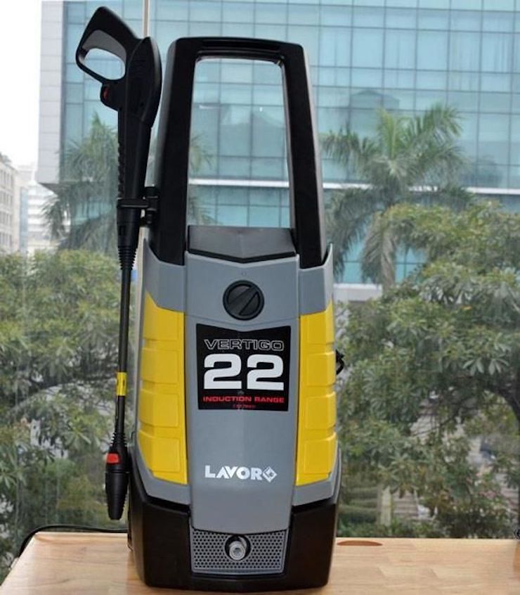Máy xịt rửa xe của hãng Lavor