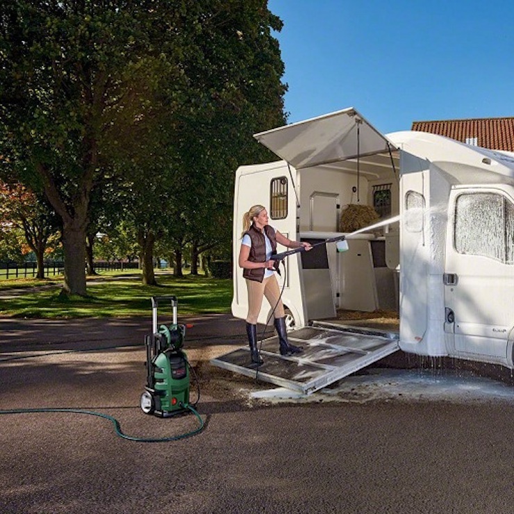 Máy xịt rửa xe cao áp là gì?