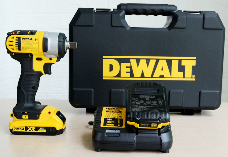 Máy vặn bu lông dùng pin Dewalt DCF880D2