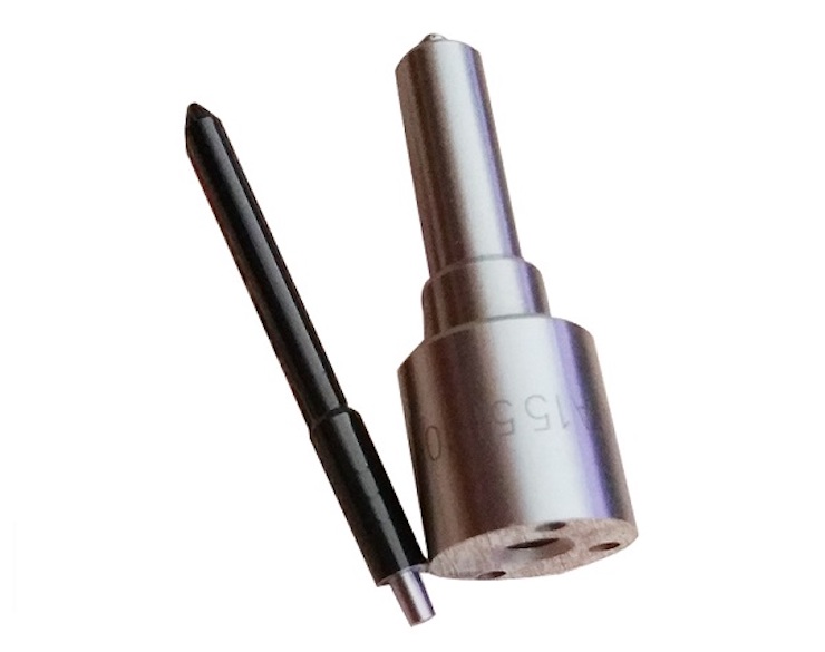 Kiểm tra và thay thế vòi phun của máy phát điện diesel 5.0kw để khắc phục máy phát ra khói trắng và có tiếng gõ khi đang chạy