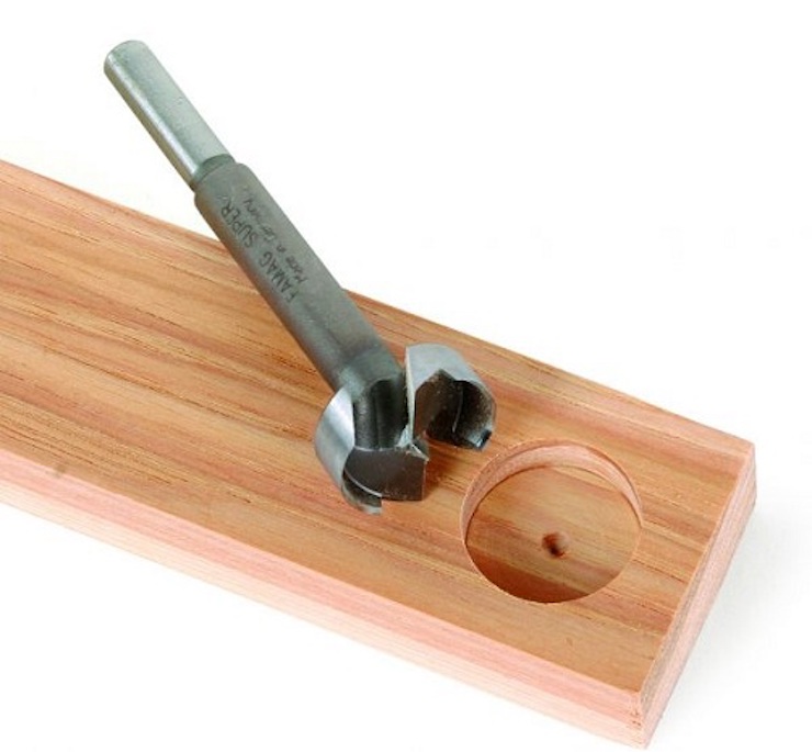 Mũi khoét gỗ cho ra lỗ khoan rộng và nông