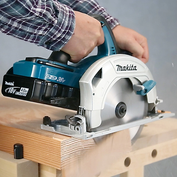 Máy cắt gỗ Makita DHS710RM2J dùng pin 36V