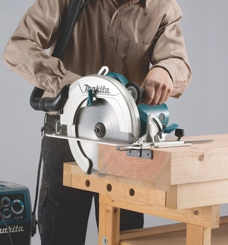 Máy cắt gỗ Makita HS0600 có công suất cực mạnh, lưỡi cắt siêu to, khả năng cắt cực nhanh và chính xác