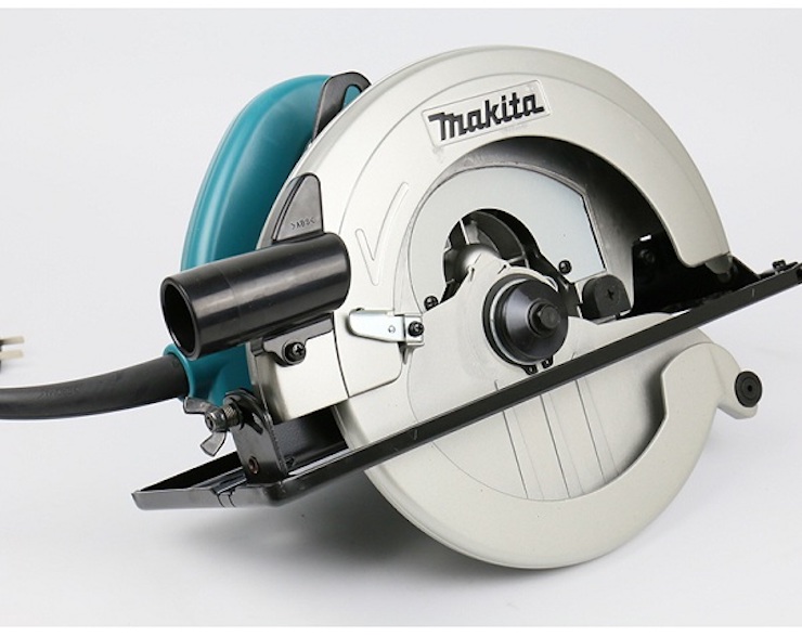 Máy cắt gỗ Makita N5900B có tay cầm kiểu chữ D độc đáo