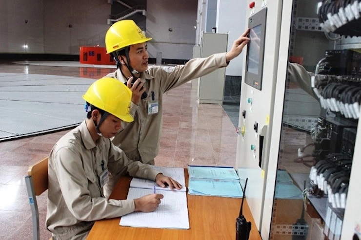 Người vận hành máy phát điện chạy dầu 10kw phải được đào tạo bài bản