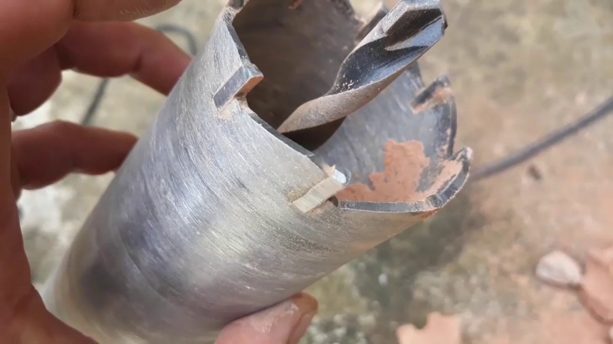 mui-khoan-rut-loi-tuong-gach-1