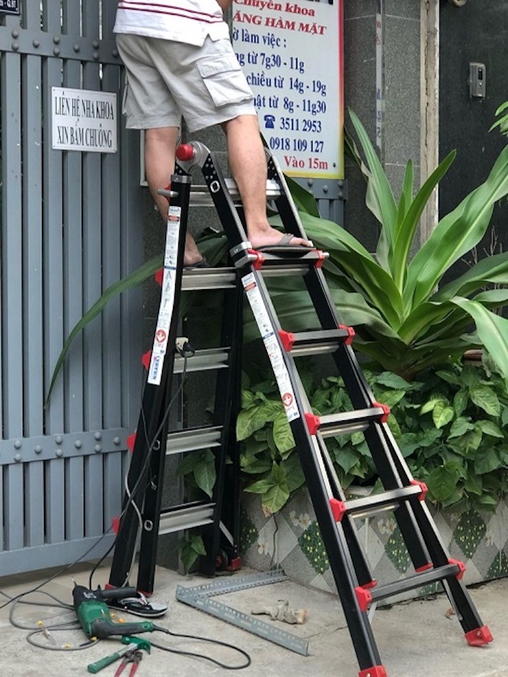 Thang nhôm rút 3m được nhiều gia đình sử dụng