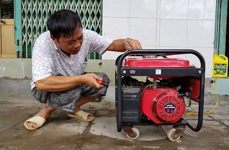 Thường xuyên bảo dưỡng vòi phun nhiên liệu để máy phát điện chạy dầu dễ khởi động, dễ nổ